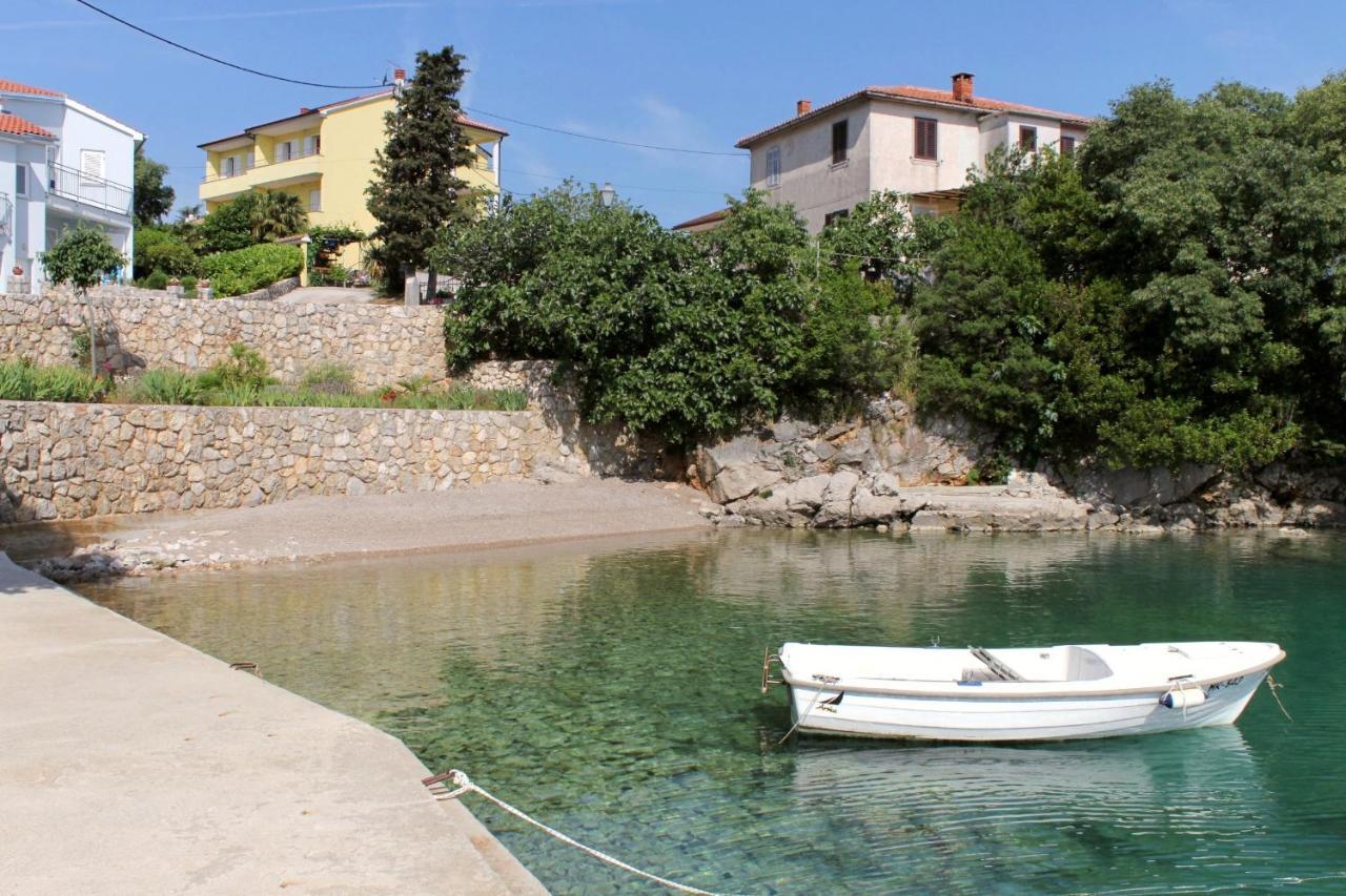 Apartments With A Parking Space Vantacici, Krk - 5313 Malinska Exterior photo