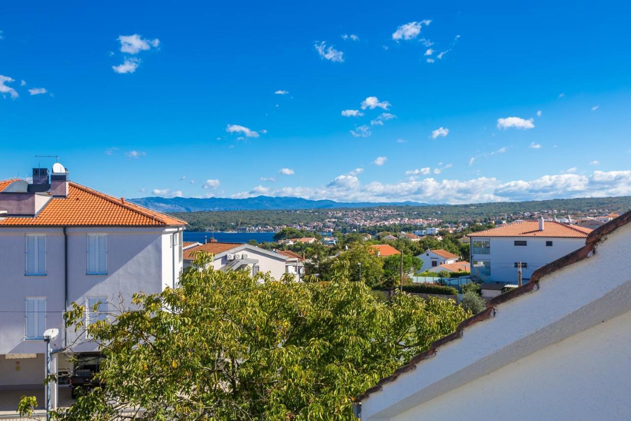 Apartments With A Parking Space Vantacici, Krk - 5313 Malinska Exterior photo